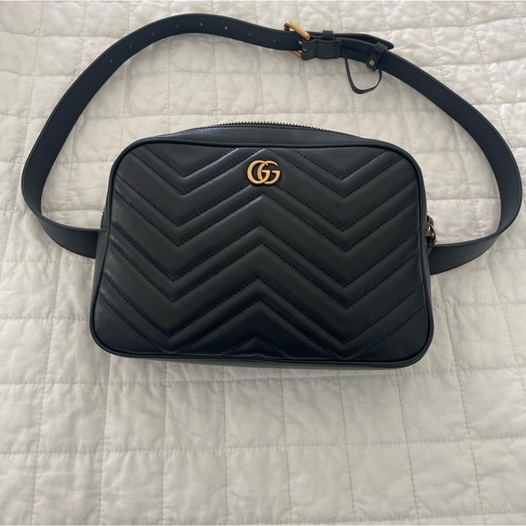 Black Gucci belt bag with removable belt,  can also be used as clutch. - Picture 1 of 7